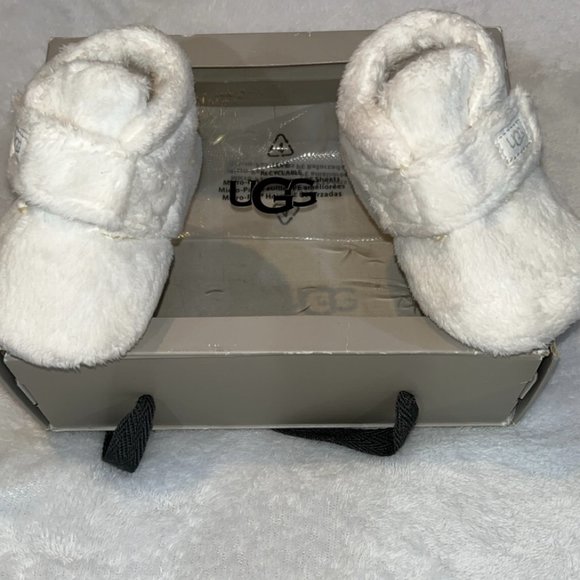 UGG Shoes Baby Uggs New White Soft And Warm Baby Uggs 2 18 Months